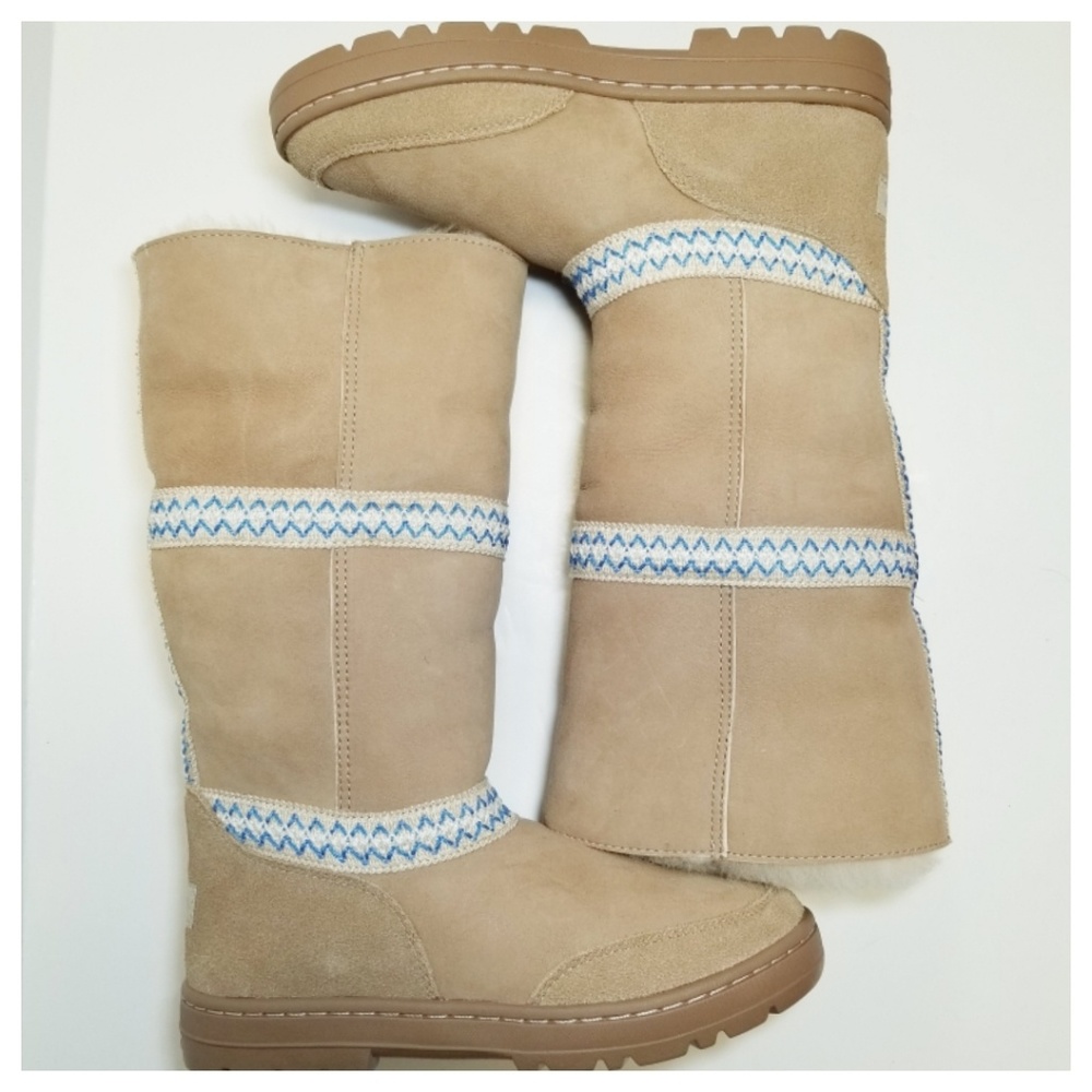 Ugg | Sundance Revival Shearling Boot - Picture 3 of 8